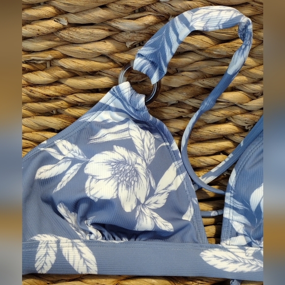 Cupshe blue and white bikini set - Picture 5 of 11